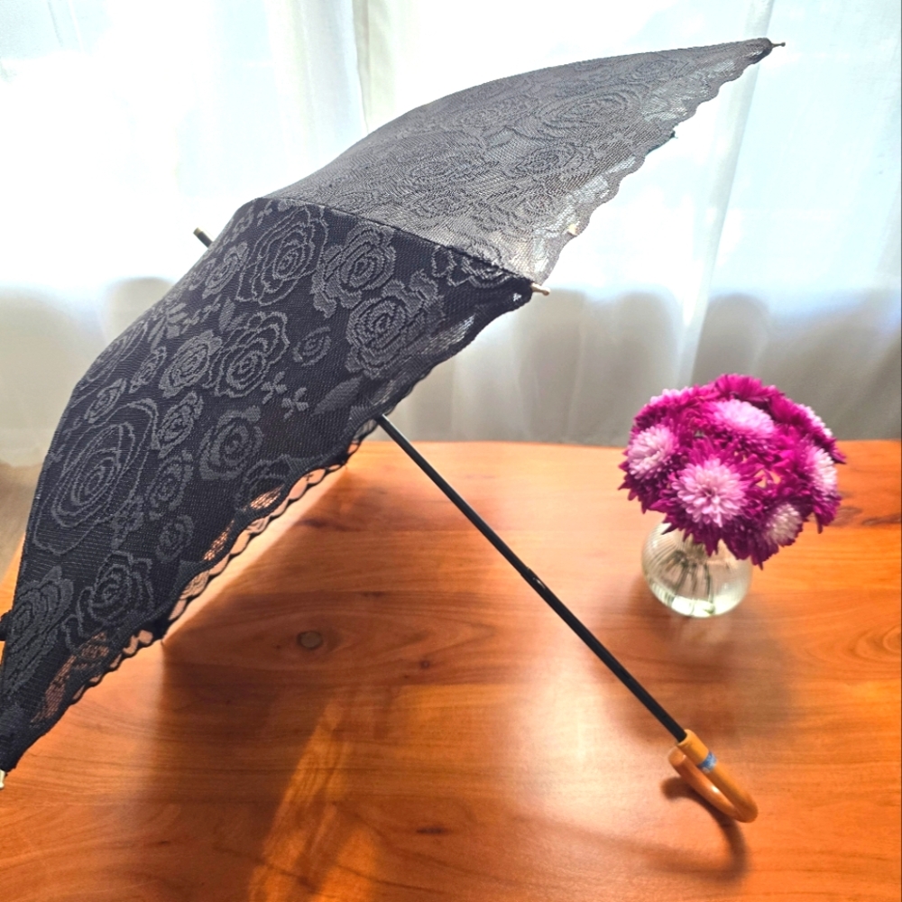 🔴SOLD🔴Elegant Black Lace Parasol NWOT